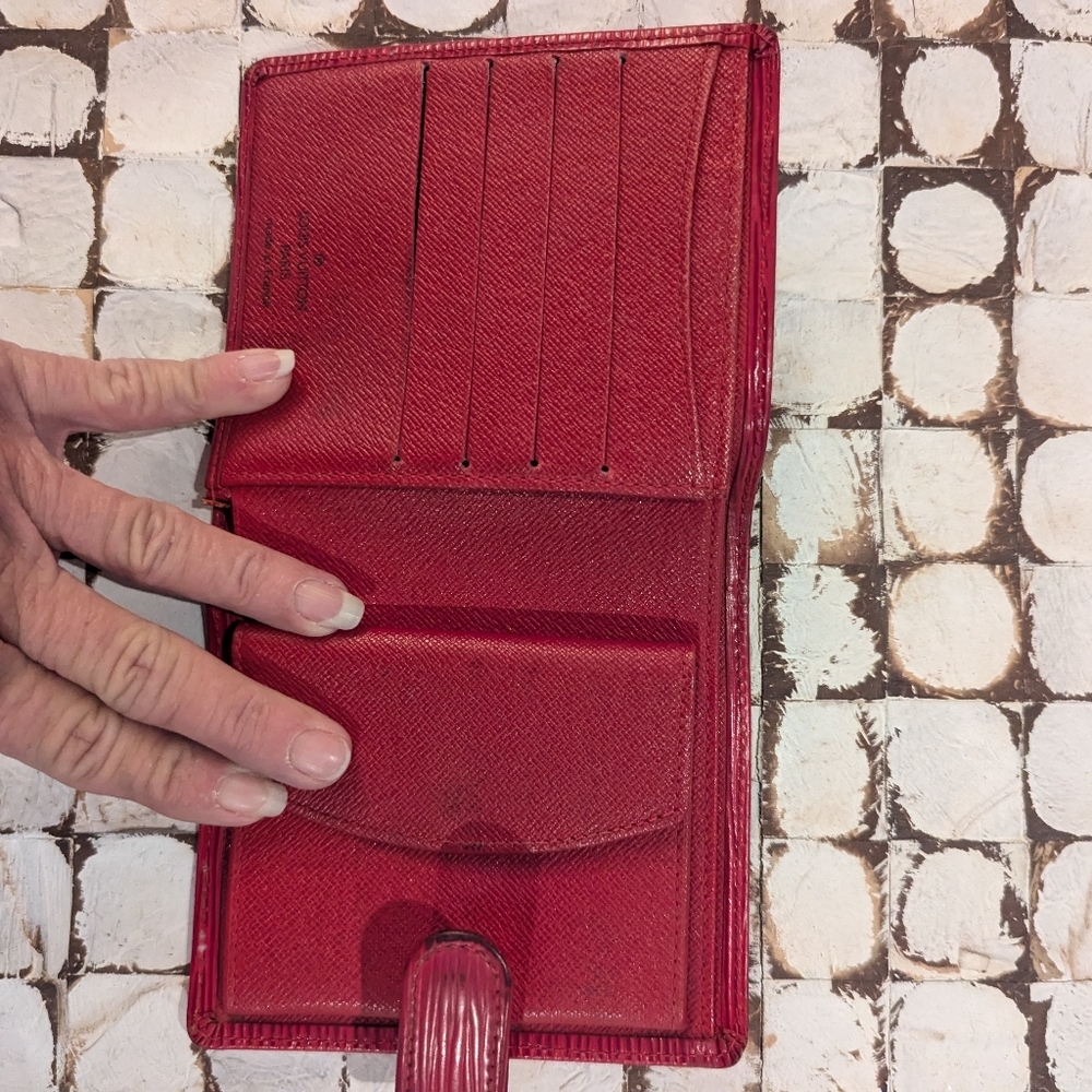 LV small Red Epi wallet - Picture 2 of 11